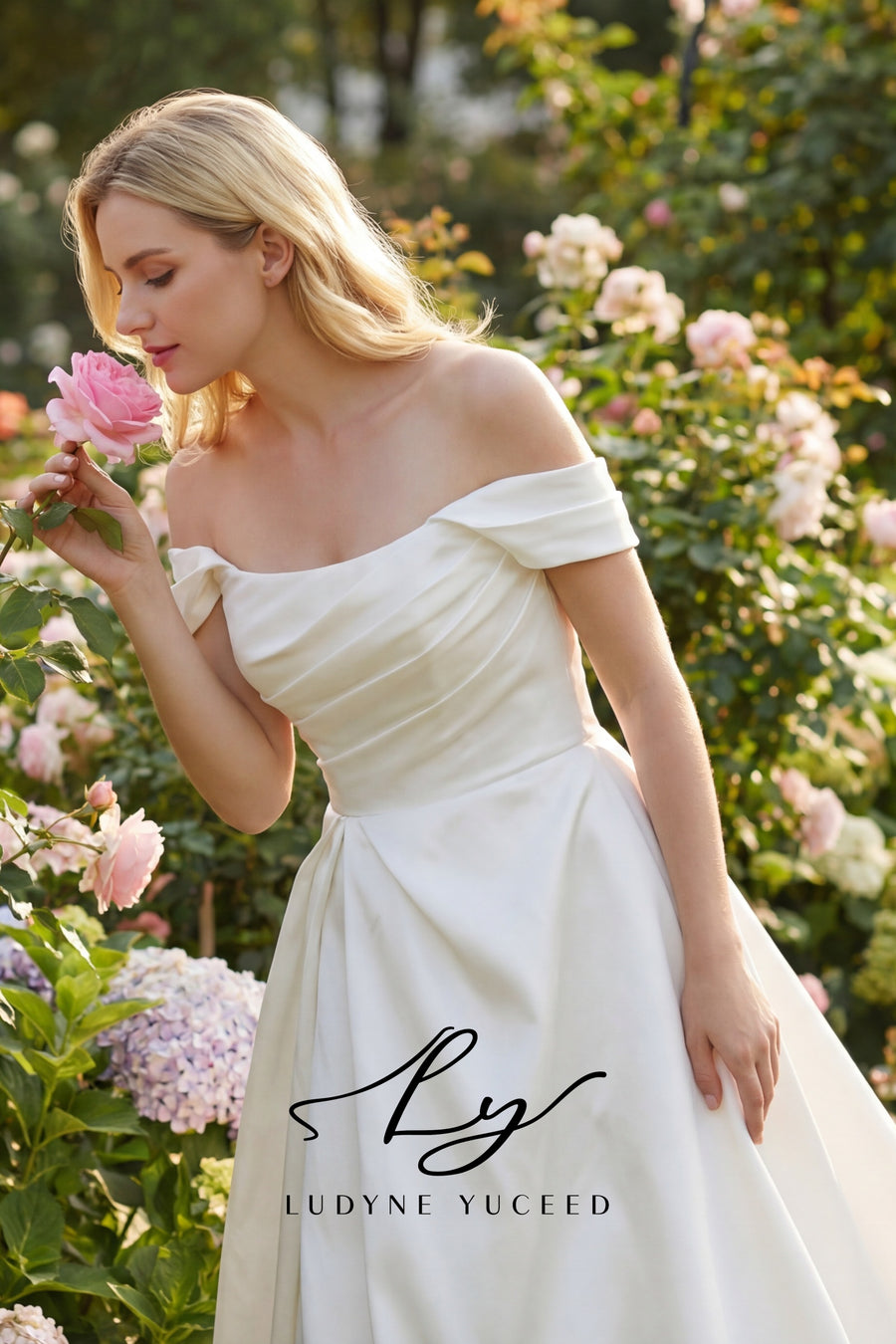 Abito da sposa a-line senza spalline in organza floreale 3D con maniche staccabili