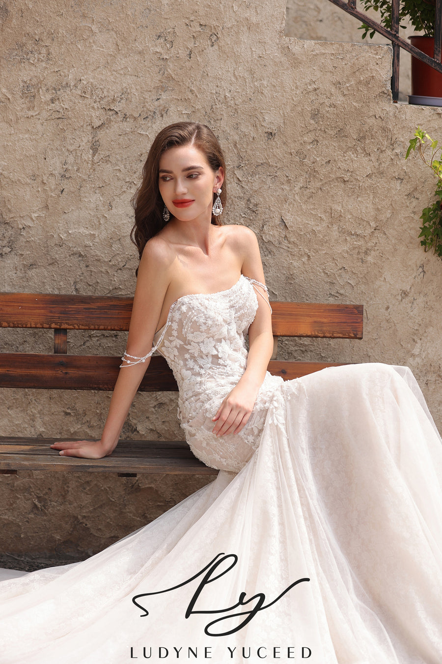 Vestido de novia de organza floral 3D sin tirantes con mangas desmontables