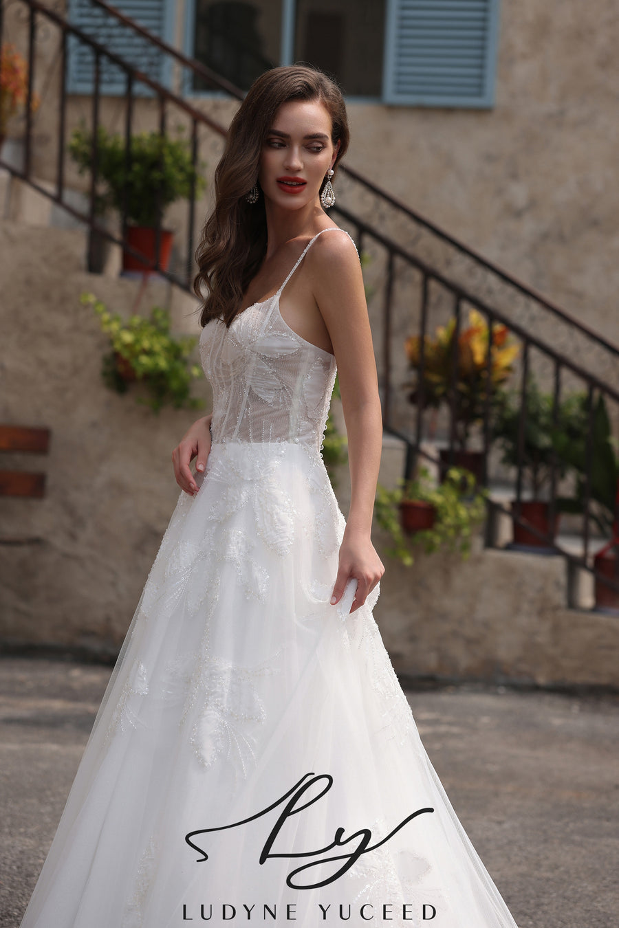 Abito da sposa a-line senza spalline in organza floreale 3D con maniche staccabili