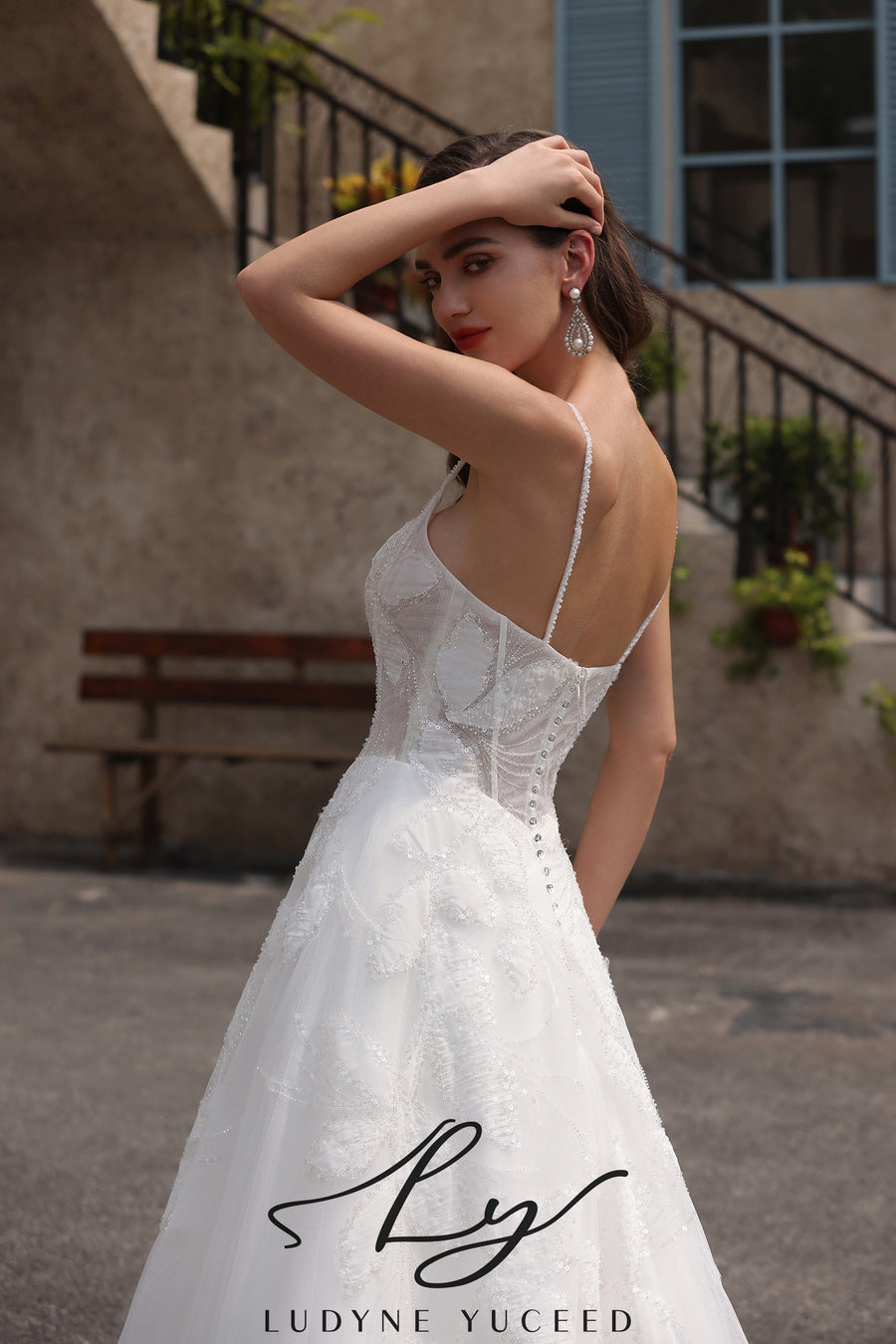 Abito da sposa a-line senza spalline in organza floreale 3D con maniche staccabili