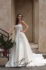 Vestido de novia de organza floral 3D sin tirantes con mangas desmontables