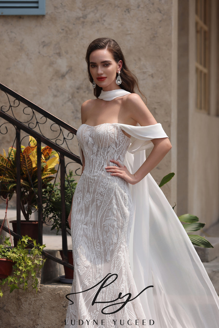 Vestido de novia de organza floral 3D sin tirantes con mangas desmontables