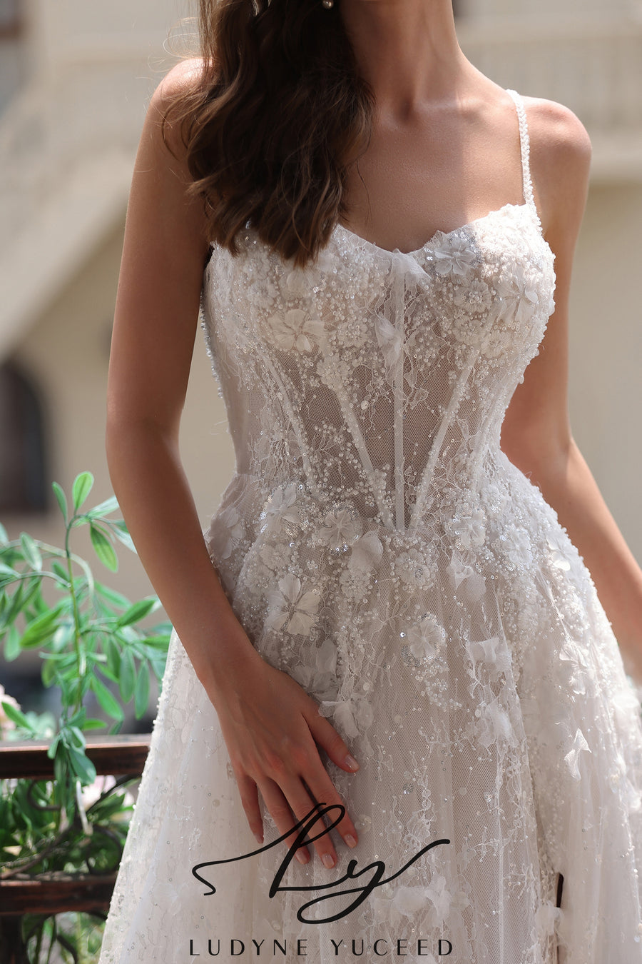 Abito da sposa a-line senza spalline in organza floreale 3D con maniche staccabili