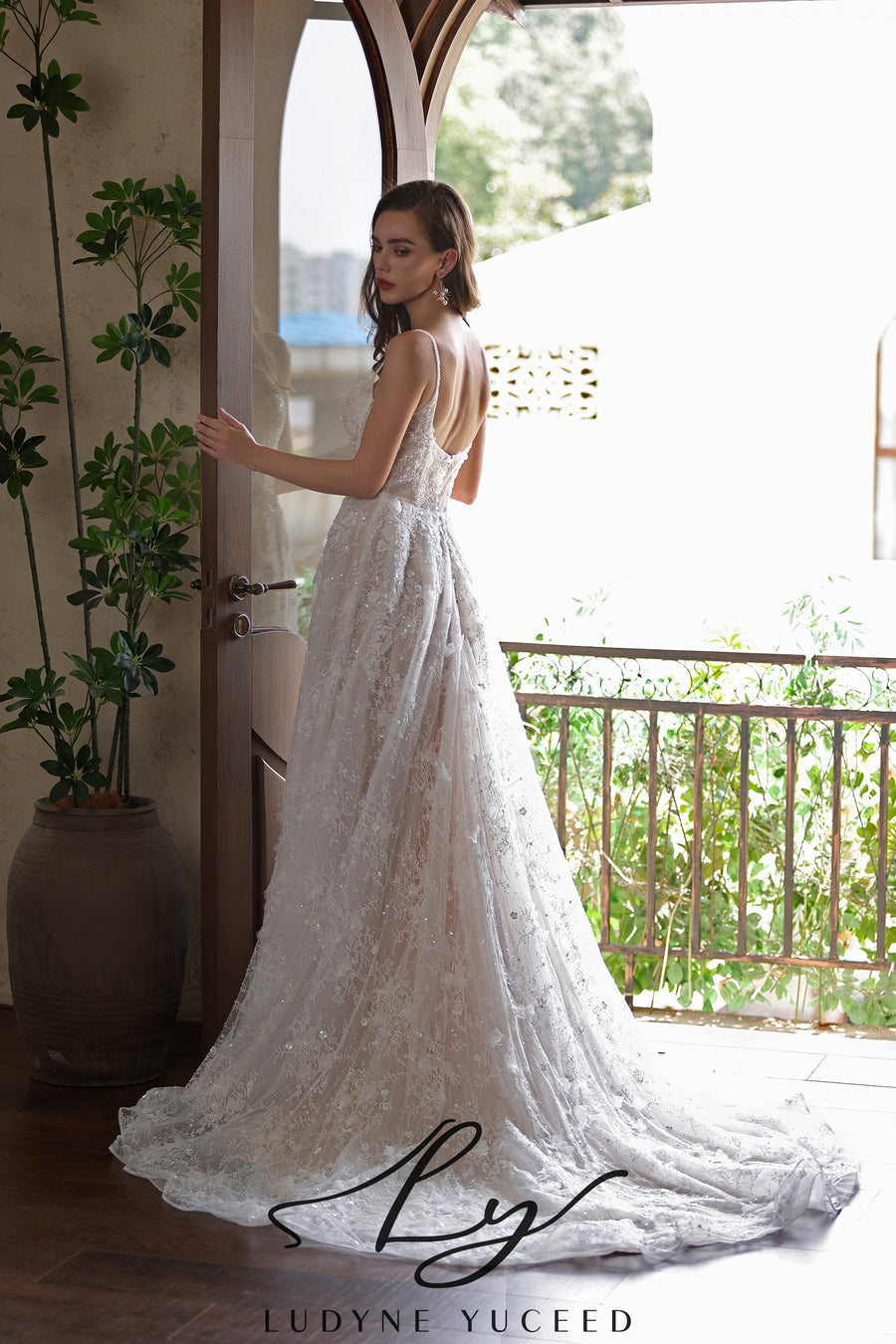 Abito da sposa a-line senza spalline in organza floreale 3D con maniche staccabili