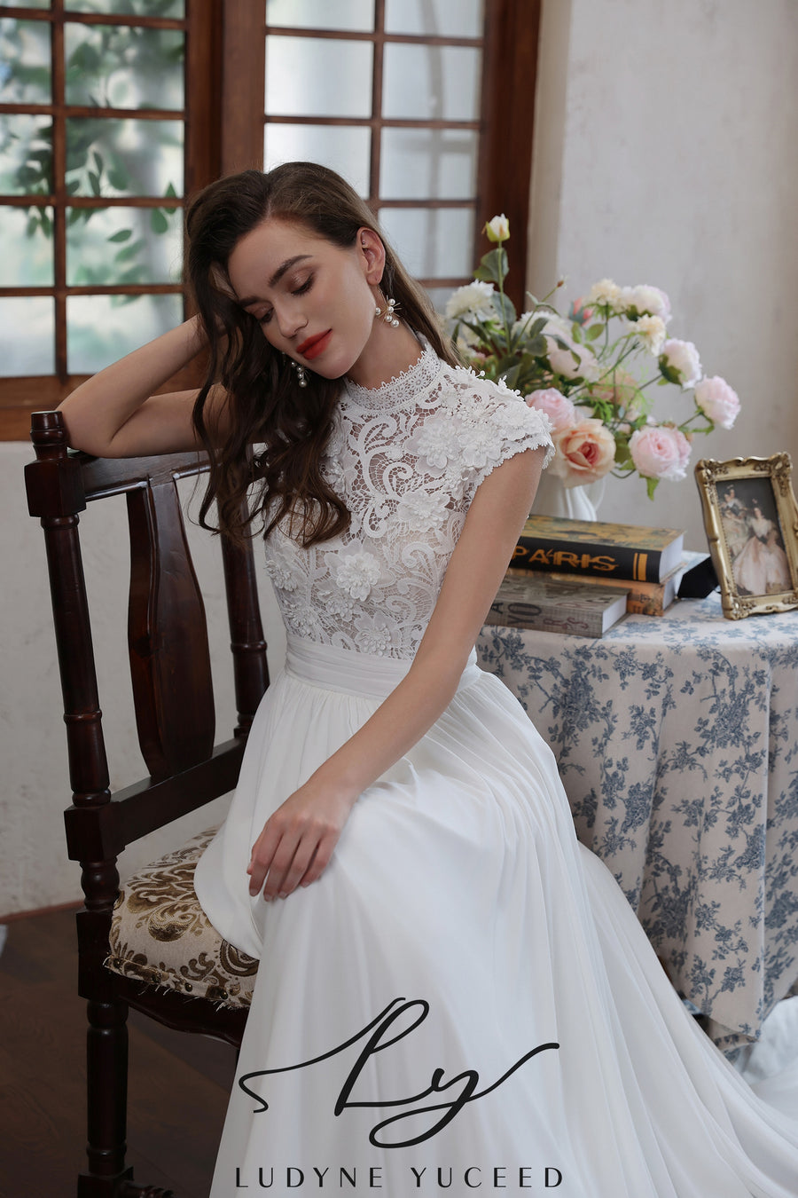 Abito da sposa a-line senza spalline in organza floreale 3D con maniche staccabili