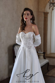 Abito da sposa a-line senza spalline in organza floreale 3D con maniche staccabili