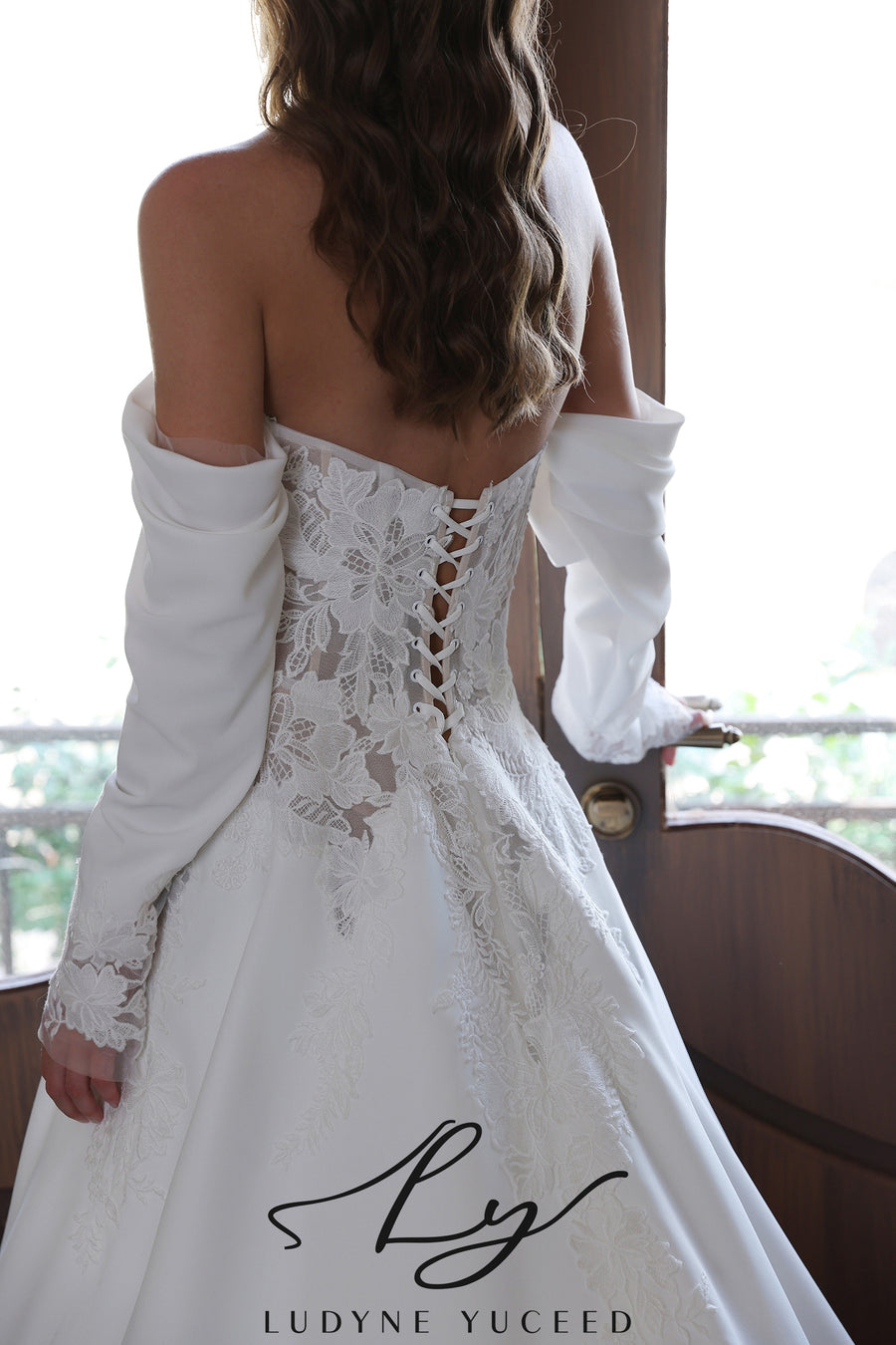 Abito da sposa a-line senza spalline in organza floreale 3D con maniche staccabili