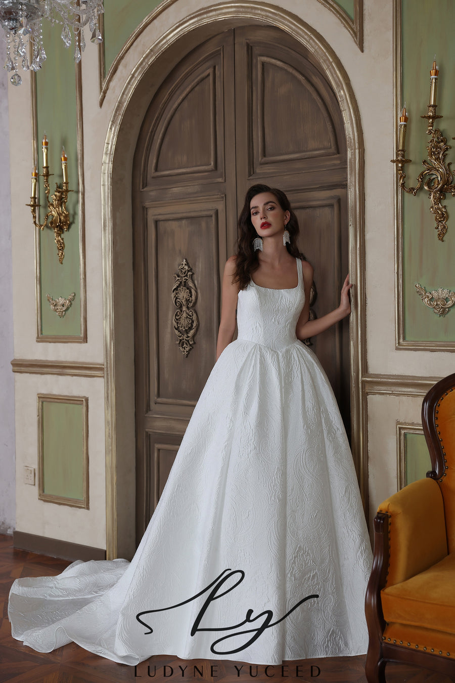 Abito da sposa a-line senza spalline in organza floreale 3D con maniche staccabili