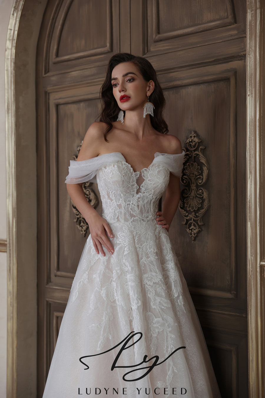 Abito da sposa a-line senza spalline in organza floreale 3D con maniche staccabili