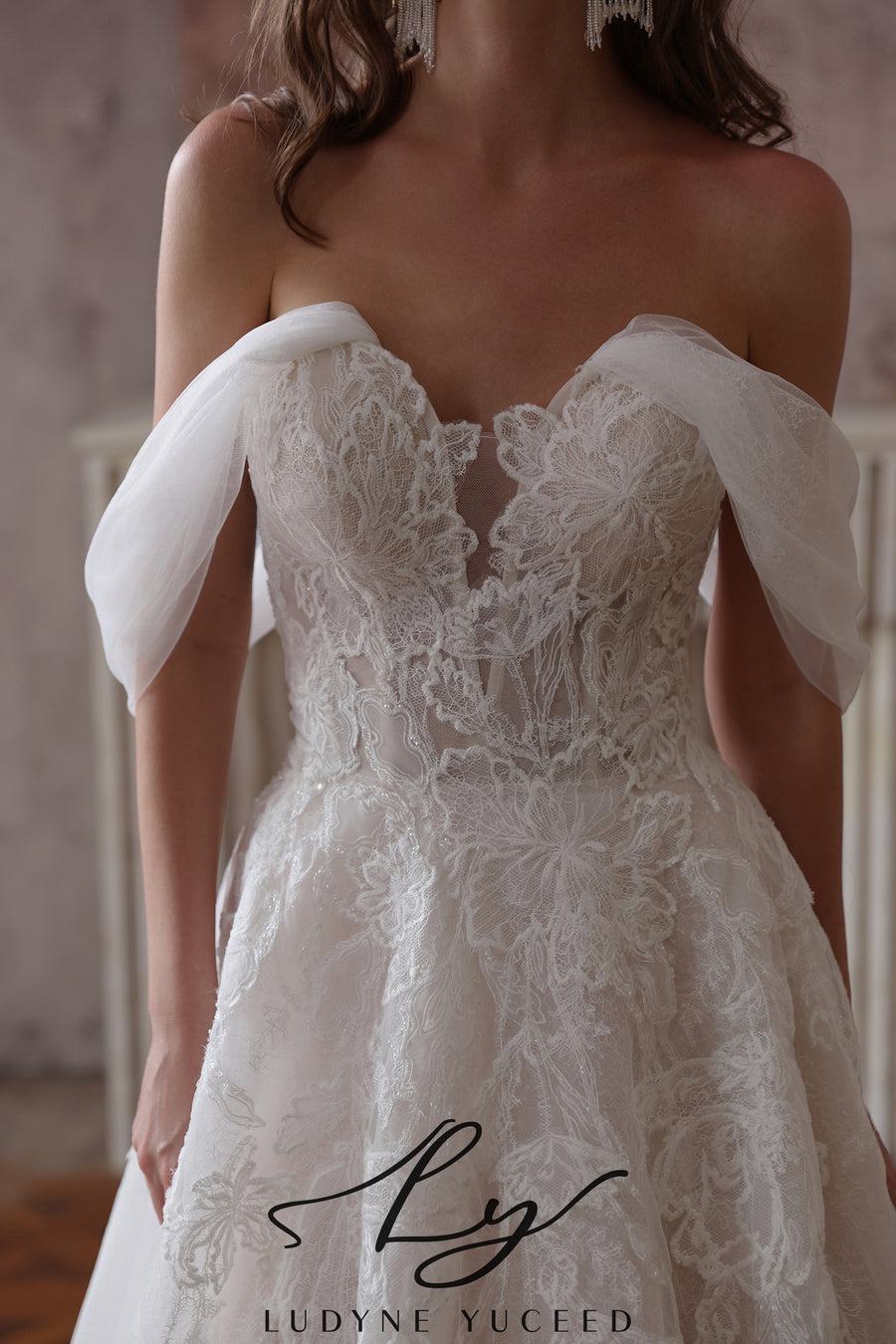 Abito da sposa a-line senza spalline in organza floreale 3D con maniche staccabili