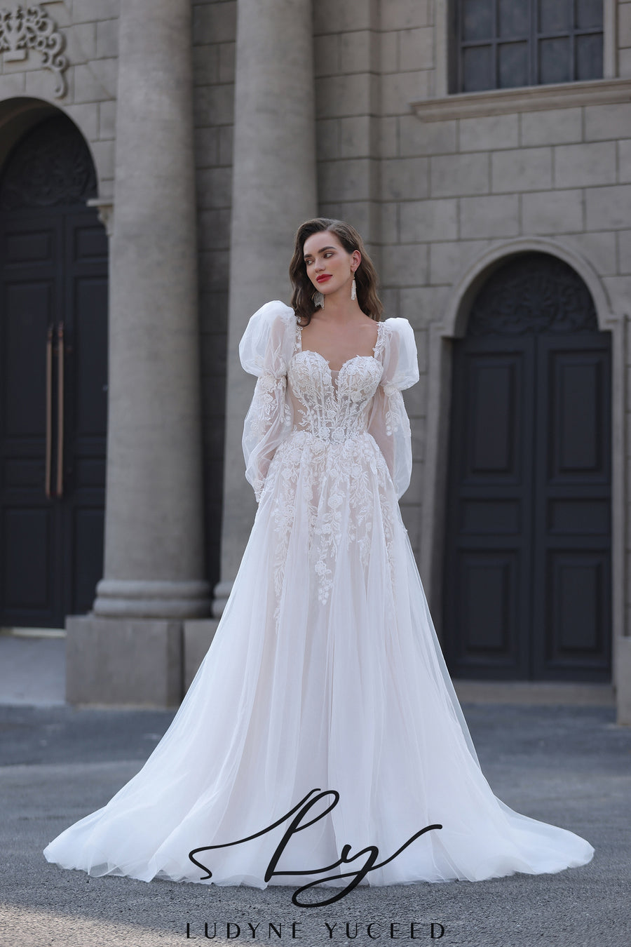 Vestido de novia de organza floral 3D sin tirantes con mangas desmontables