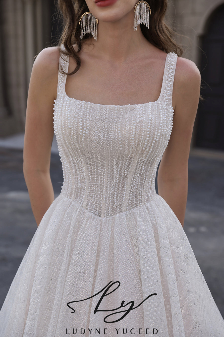 Abito da sposa a-line senza spalline in organza floreale 3D con maniche staccabili