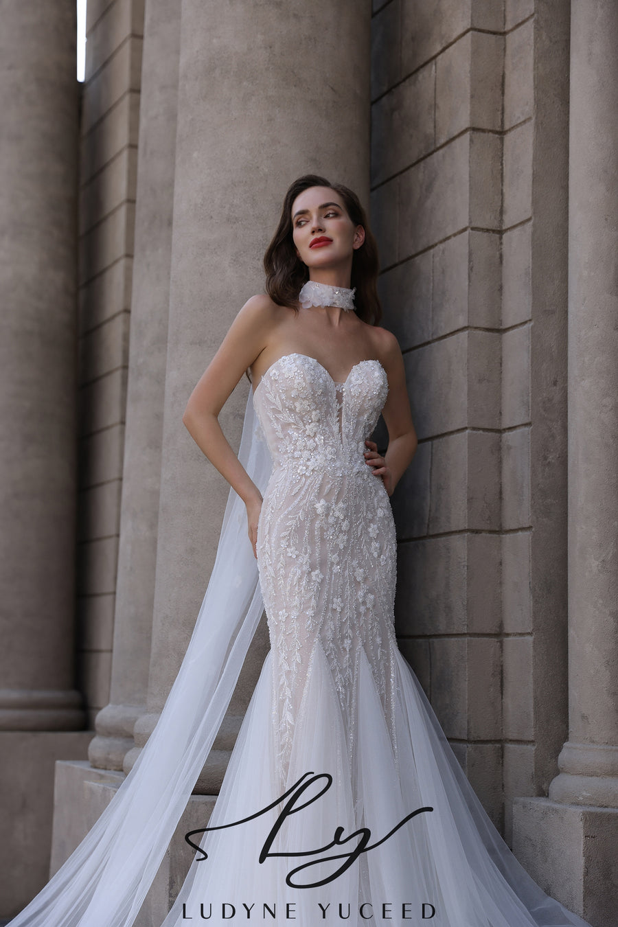 Vestido de novia de organza floral 3D sin tirantes con mangas desmontables