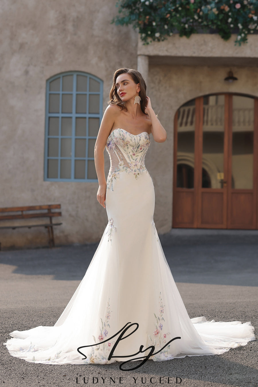 Abito da sposa a-line senza spalline in organza floreale 3D con maniche staccabili