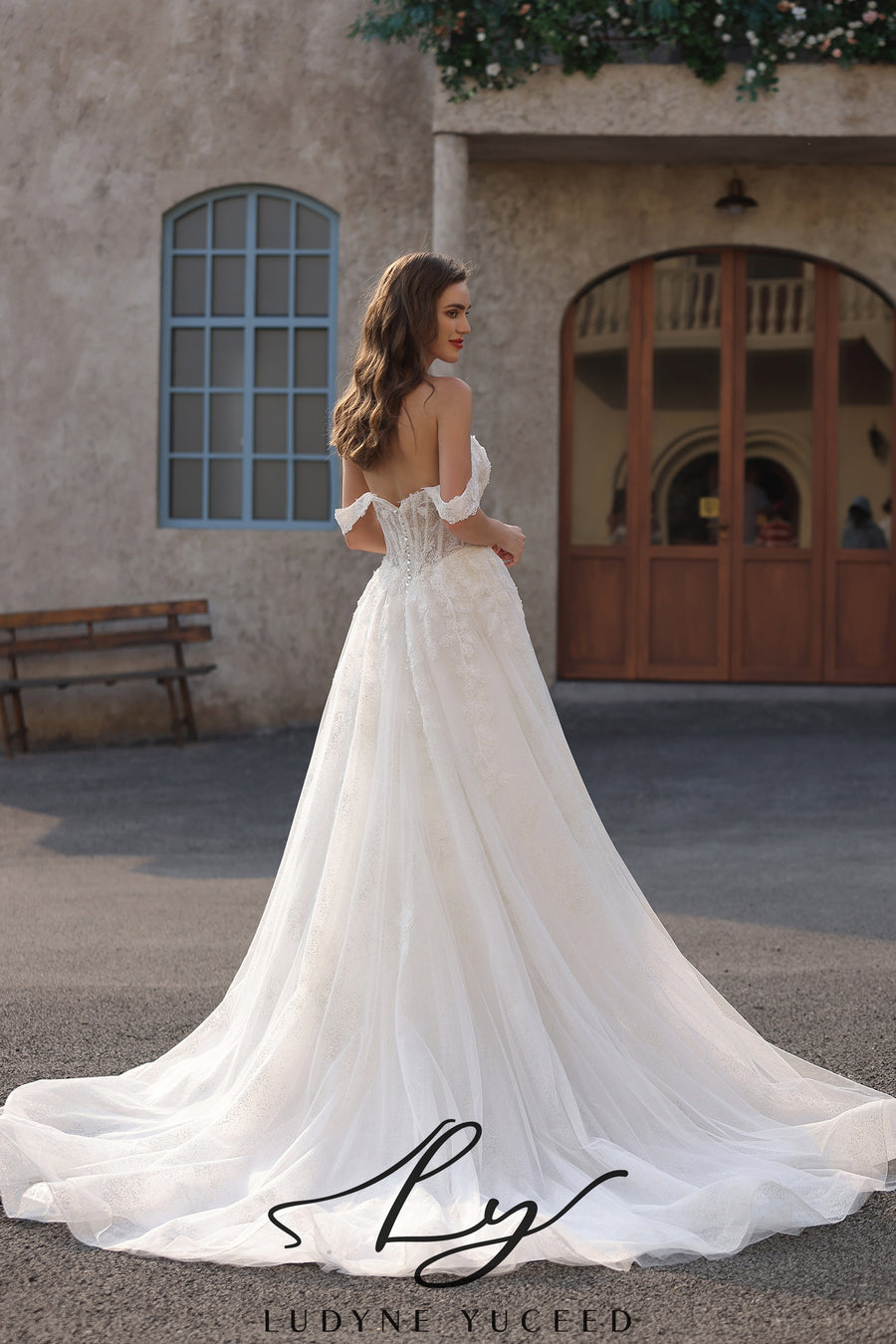 Abito da sposa a-line senza spalline in organza floreale 3D con maniche staccabili