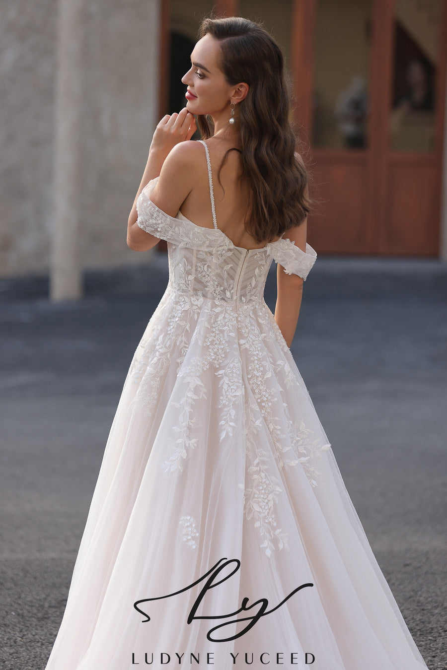 Abito da sposa a-line senza spalline in organza floreale 3D con maniche staccabili