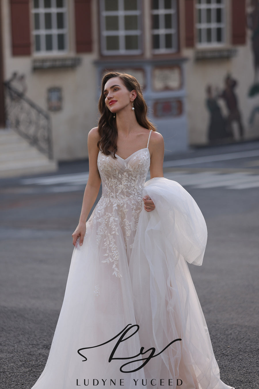 Abito da sposa a-line senza spalline in organza floreale 3D con maniche staccabili