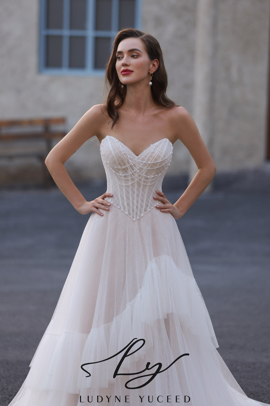 Abito da sposa a-line senza spalline in organza floreale 3D con maniche staccabili