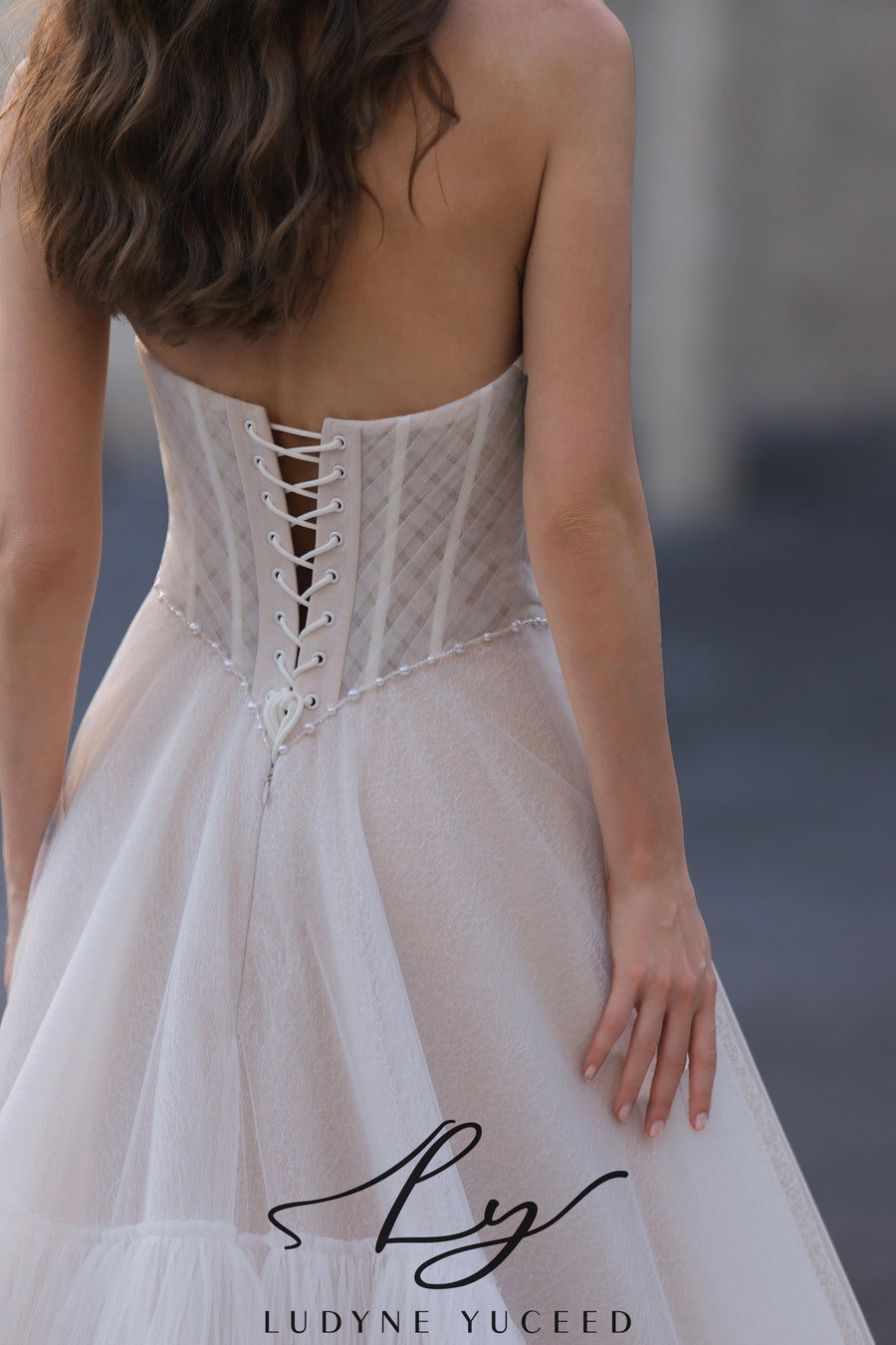 Abito da sposa a-line senza spalline in organza floreale 3D con maniche staccabili