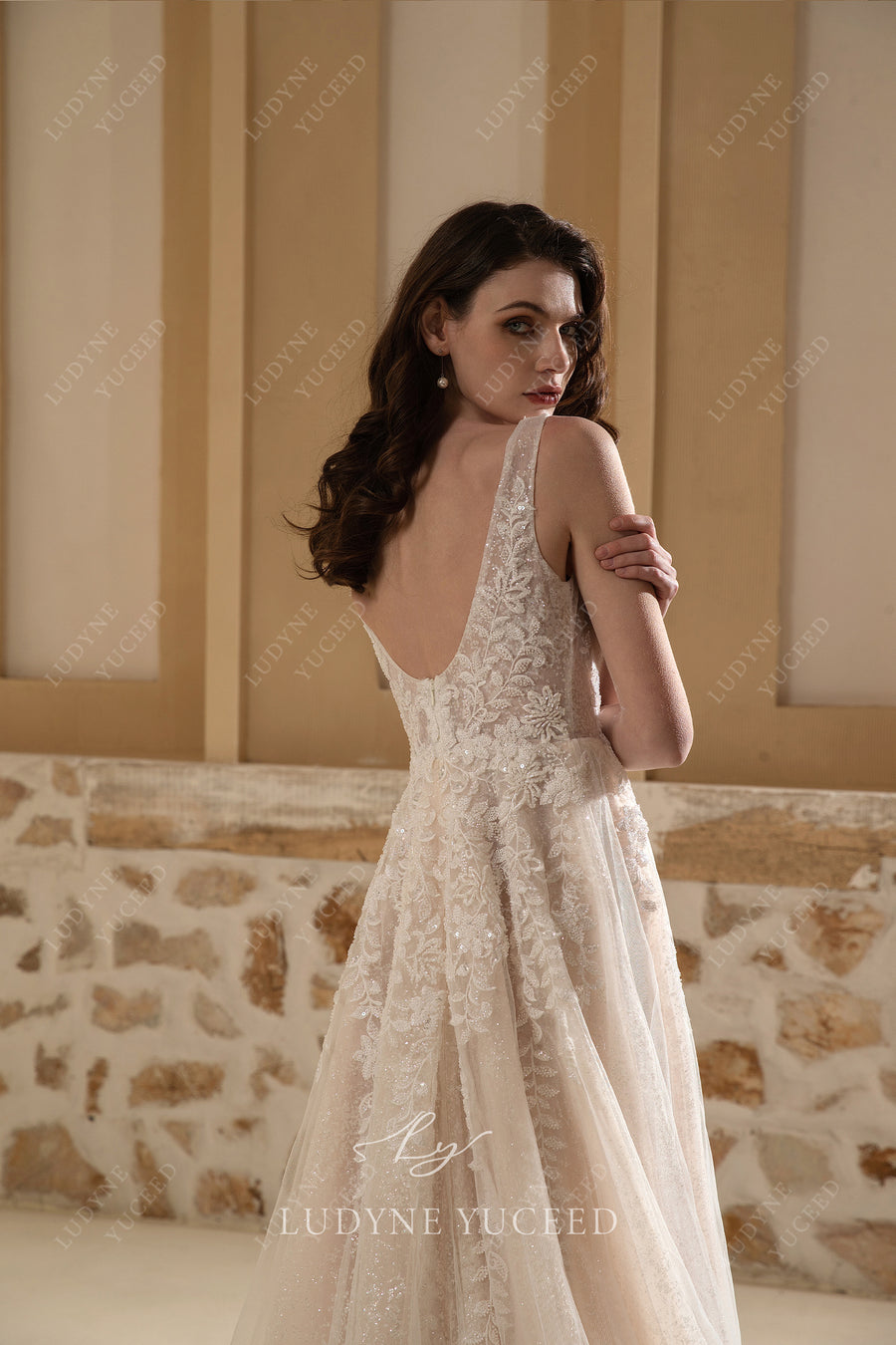 Luxurious Floral Lace A-line Illusion Neck Wedding Dress