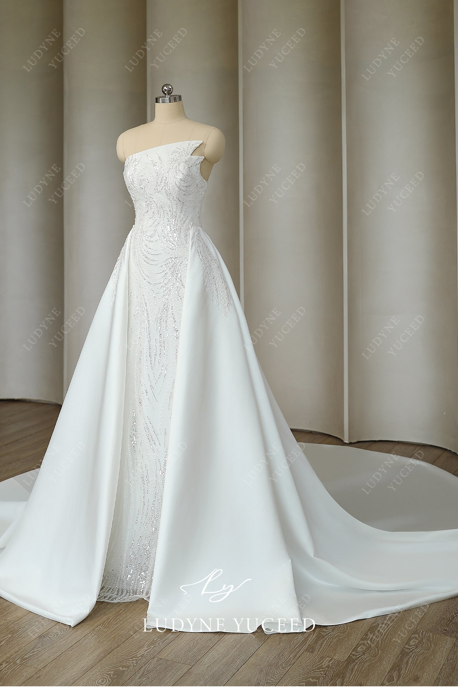DIVINE CROSS ウェディングドレス 寧 NOA0060_offwhite【ウェディングドレス オーダーメイド】 – 結婚