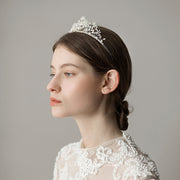 Flawless Snowflake Flower Pearl Bridal Headpiece