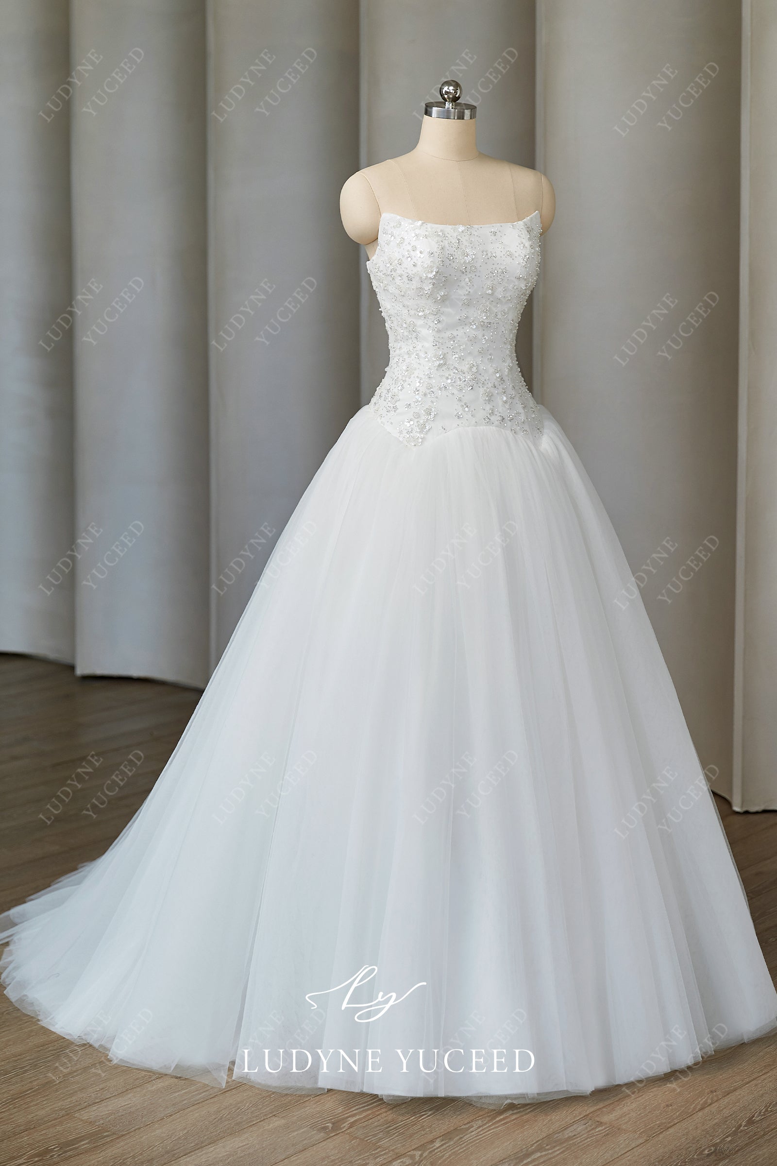 Straight Neck Sequined Tulle Princess Wedding Dress – Ludyne