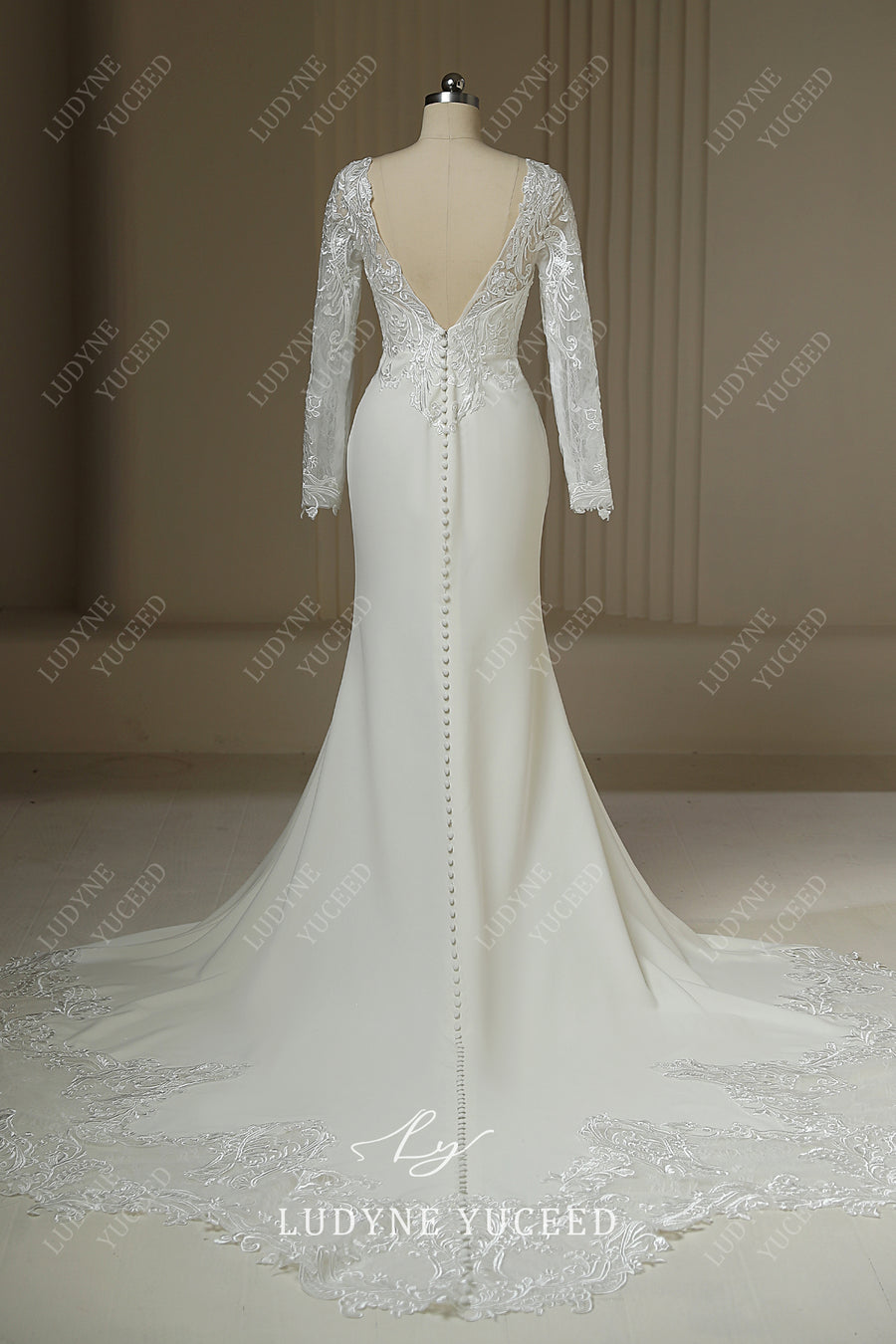 V-Neck Long Sleeve Sheath Appliqué Chapel Train Wedding Dress