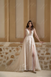 Luxurious Floral Lace A-line Illusion Neck Wedding Dress