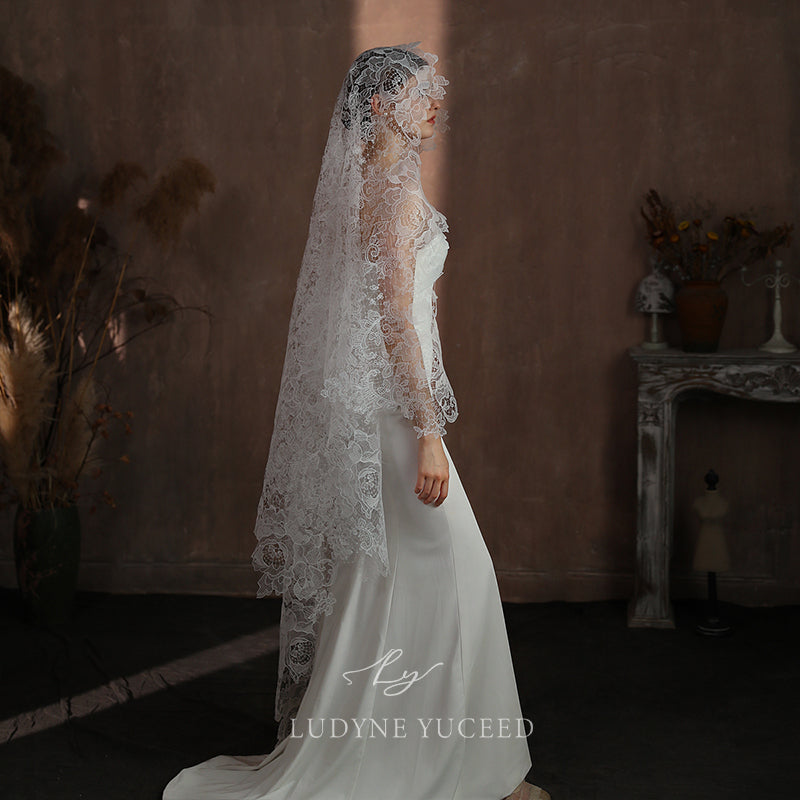 Gorgeous Single Layer Ivory Lace Bridal Veil