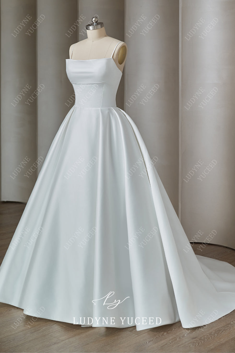 Square Neck Sleeveless BallGown Long Train Wedding Dress