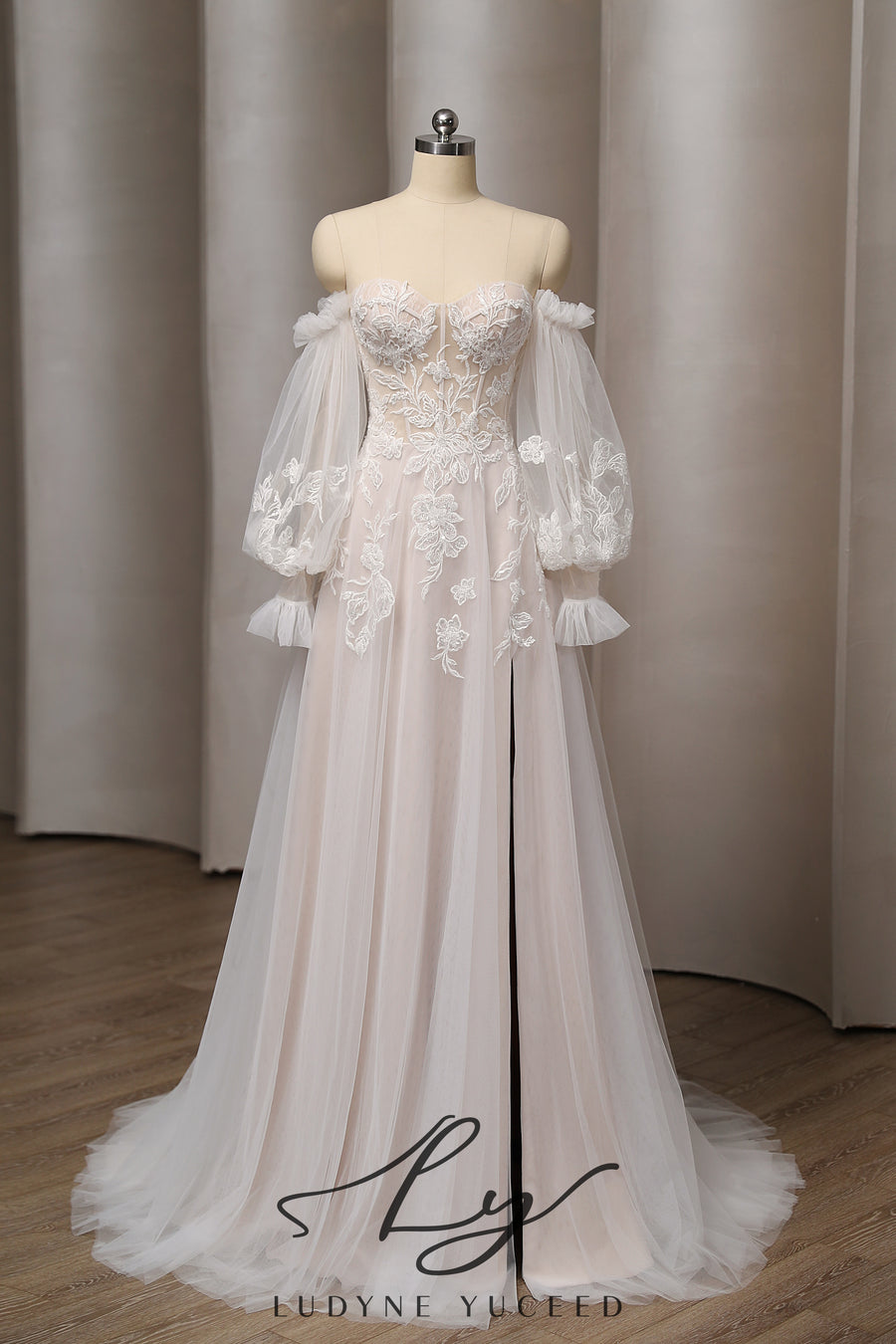 Vestido de novia de organza floral 3D sin tirantes con mangas desmontables