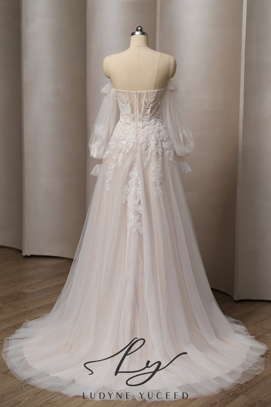 Vestido de novia de organza floral 3D sin tirantes con mangas desmontables