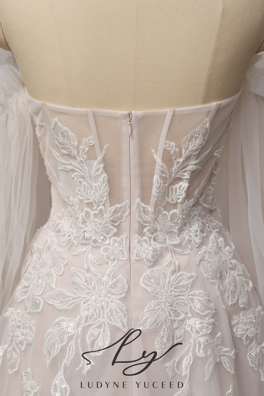 Vestido de novia de organza floral 3D sin tirantes con mangas desmontables