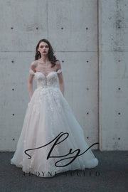 Abito da sposa ballgown in pizzo floreale 3D di lusso con spalle scoperte