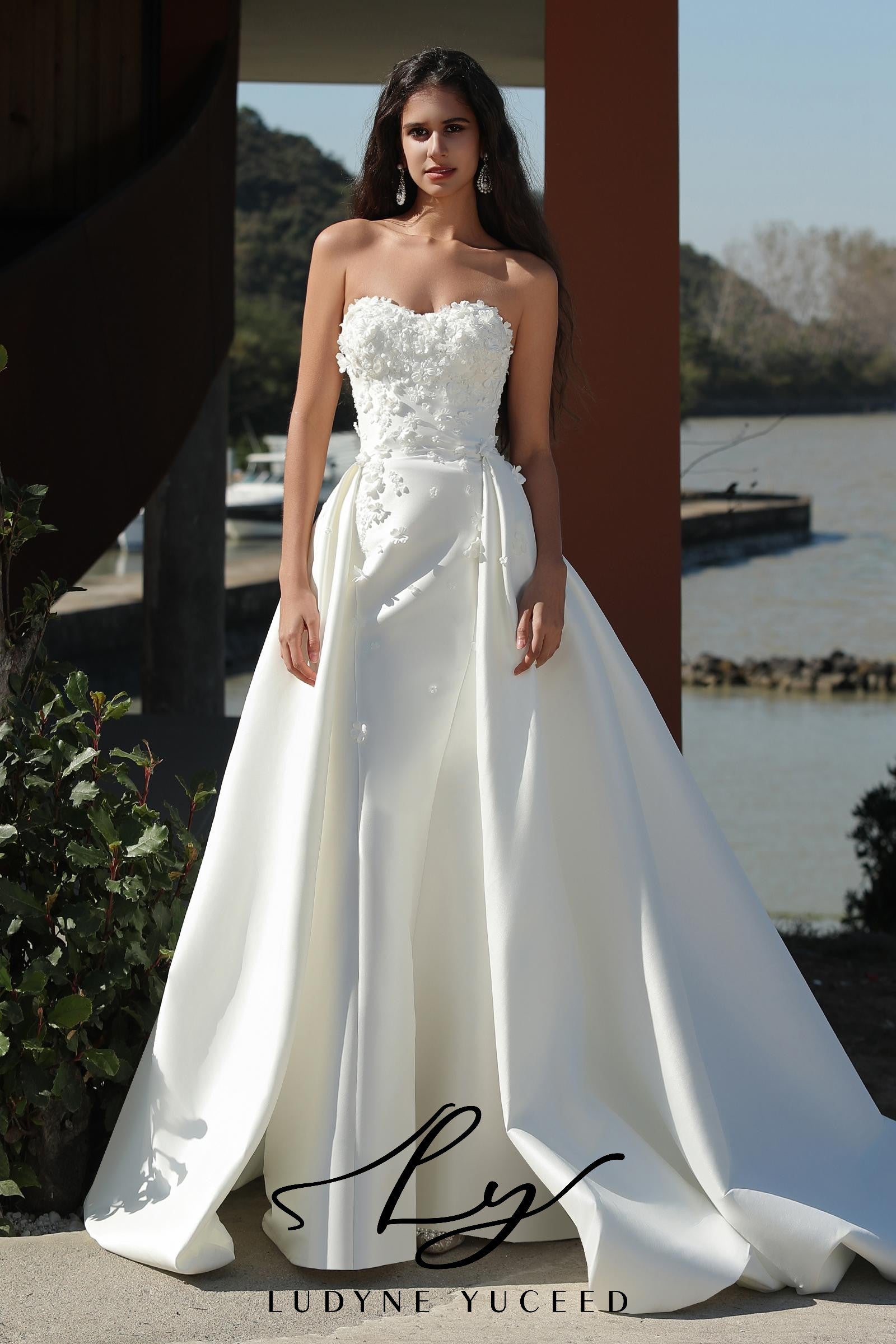 3D Floral And Beads Fit-And-Flare Wedding Dress With Detachable Overskirt