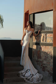 Elegant Off-the-shoulder Sheath Crepe Wedding dress