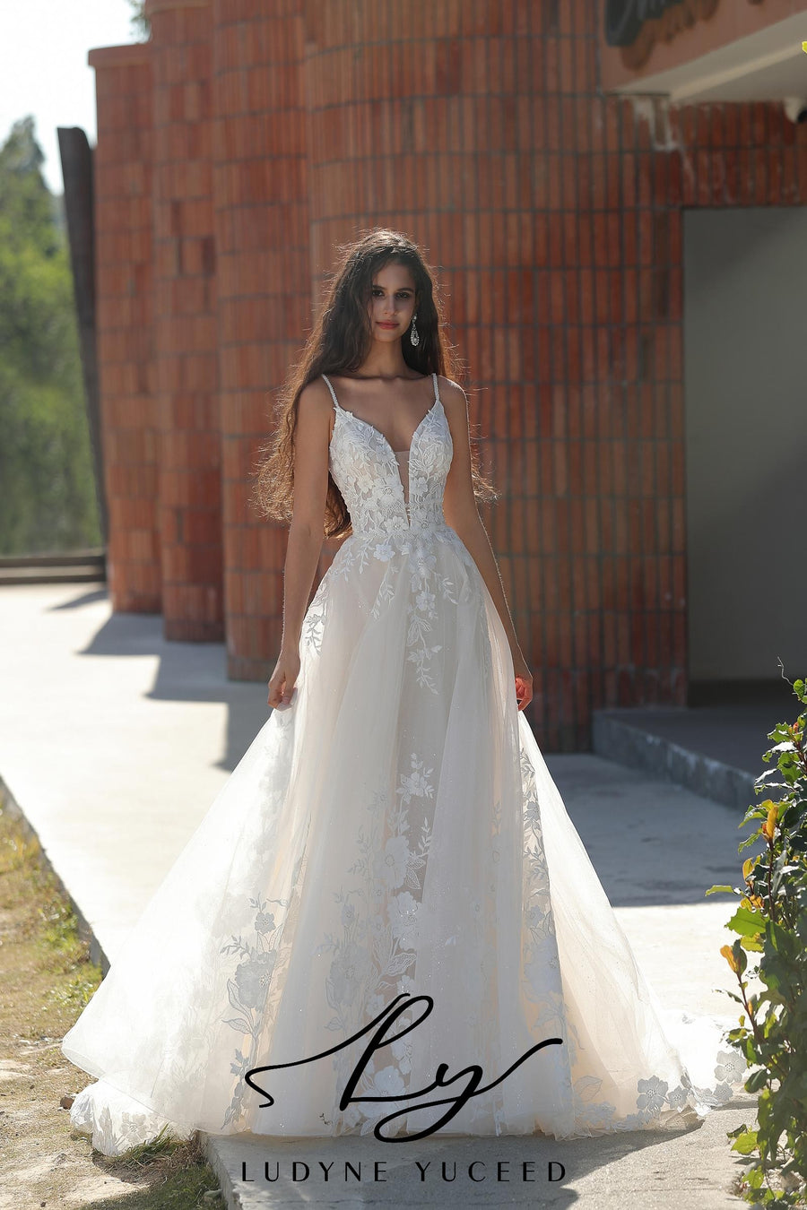 Alluring Spaghetti Strap Intricate Floral Lace Wedding Gown