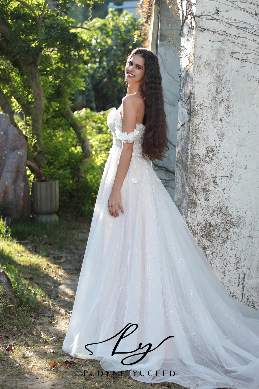 In Stock|Elegant Floral Off-The-Shoulder A-Line Wedding Gown