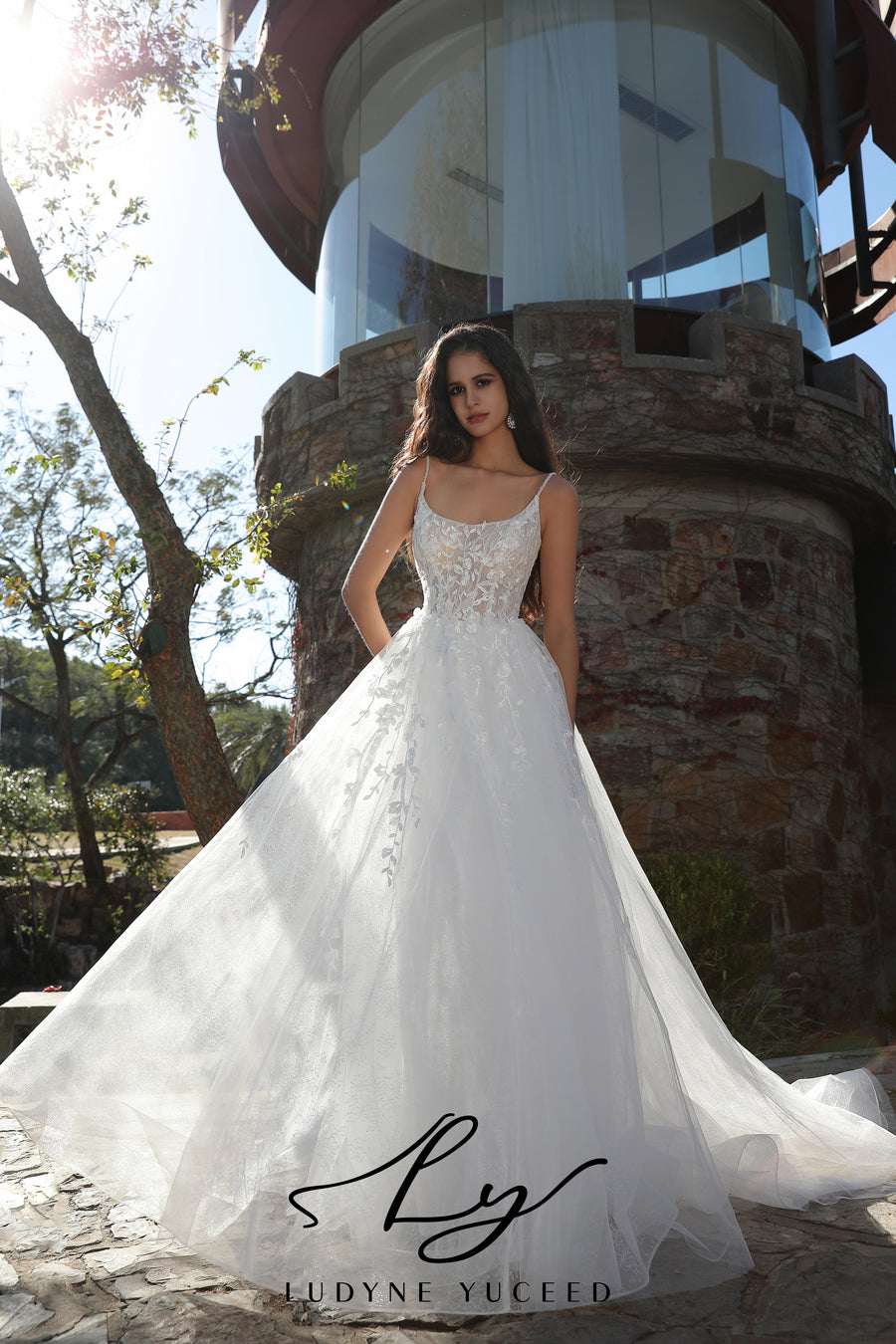 In Stock|Graceful Scoop Neckline A-Line Wedding Gown