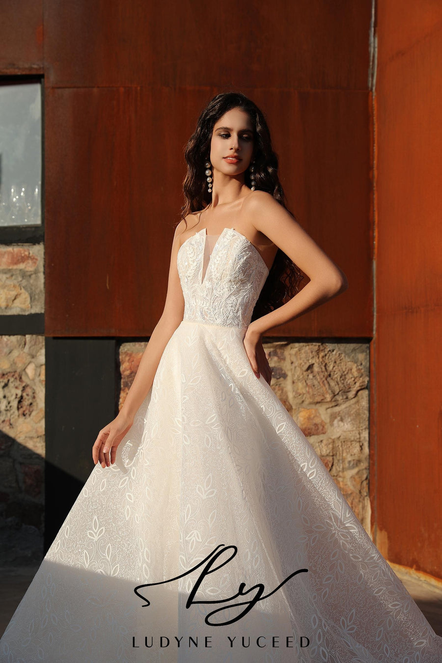 Glamorous Plunging Pointed Neckline A-Line Wedding Dress