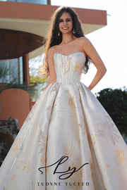 Luxurious Strapless Scoop Neckline Ball Gown In Jacquard Satin