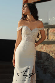 Elegant Off-the-shoulder Sheath Crepe Wedding dress