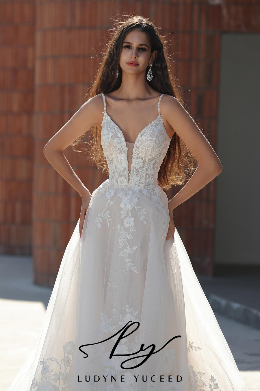 Alluring Spaghetti Strap Intricate Floral Lace Wedding Gown