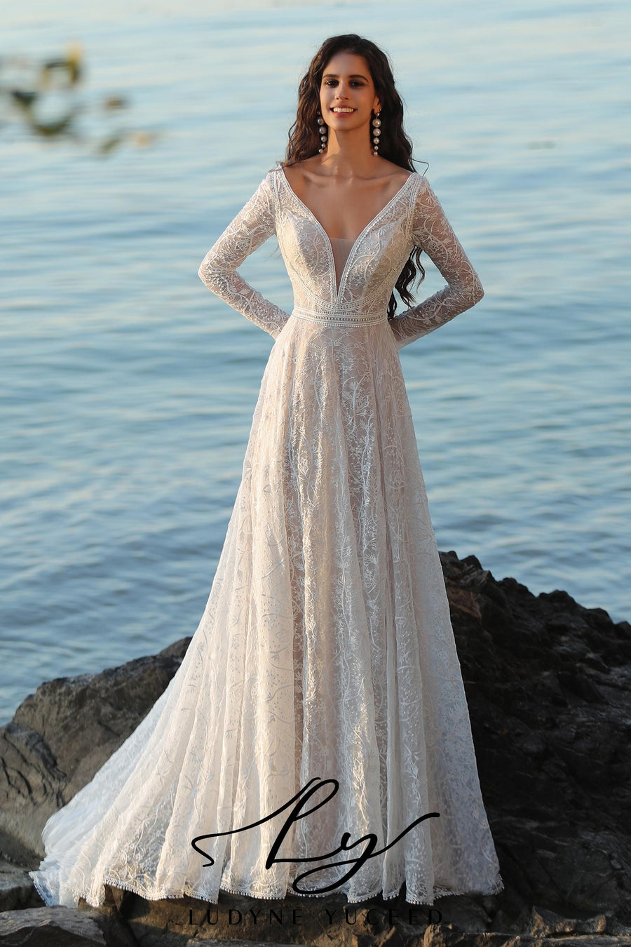 In Stock|Boho A-Line V Neckline Long Sleeve Wedding Dress