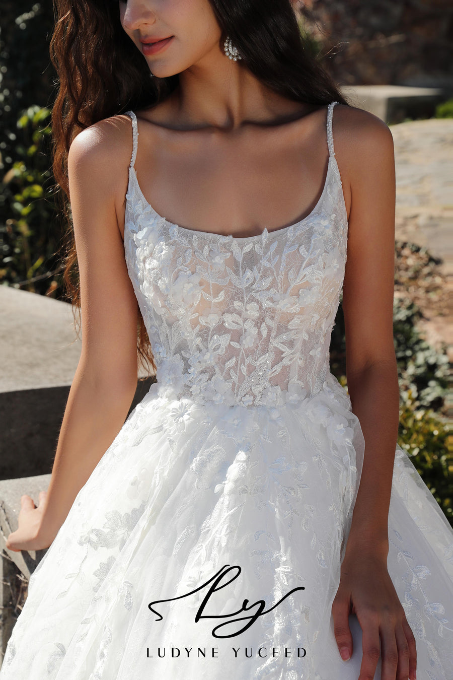 In Stock|Graceful Scoop Neckline A-Line Wedding Gown