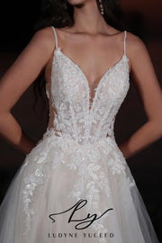 Glamorous Spaghetti Straps Tulle A-Line Wedding Dress