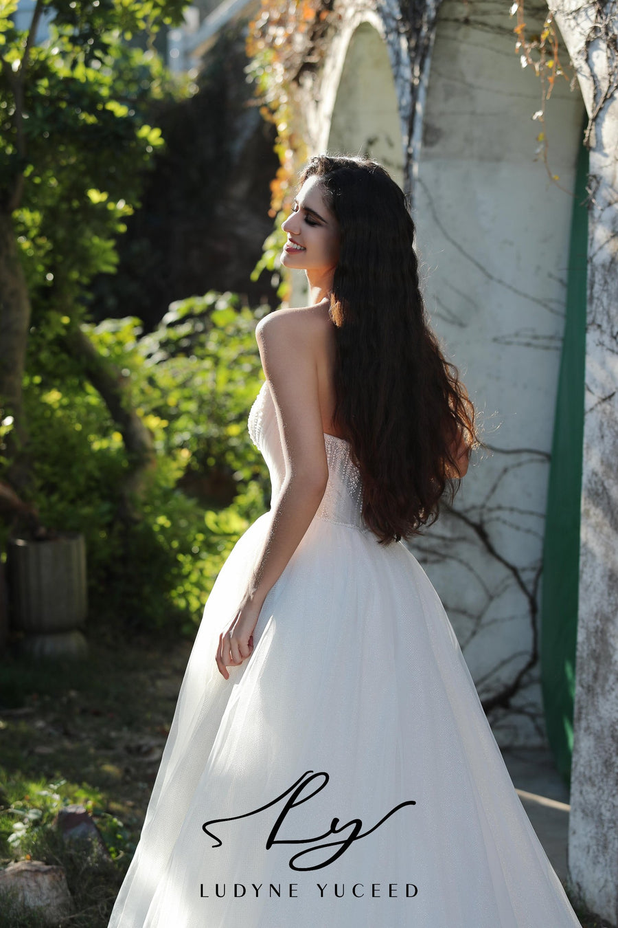 Modern Tulle Wedding Ball Gown With Plunging Notched Neckline