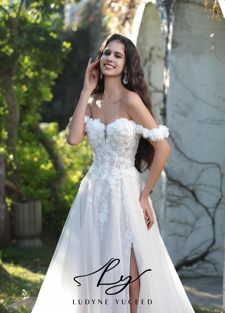 In Stock|Elegant Floral Off-The-Shoulder A-Line Wedding Gown